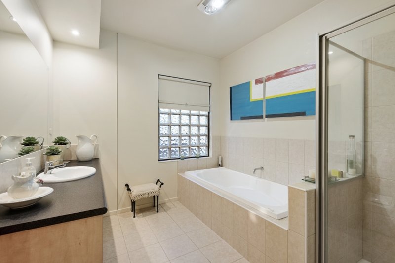 Photo - 3 Searle Close, Werribee VIC 3030 - Image 18