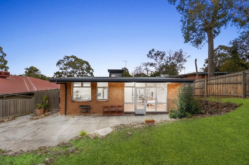 Photo - 3 Seaton Court, Mount Waverley VIC 3149 - Image 9