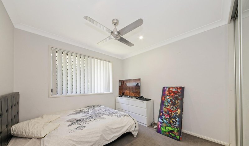 Photo - 3 Seeana Crescent, Bridgeman Downs QLD 4035 - Image 7