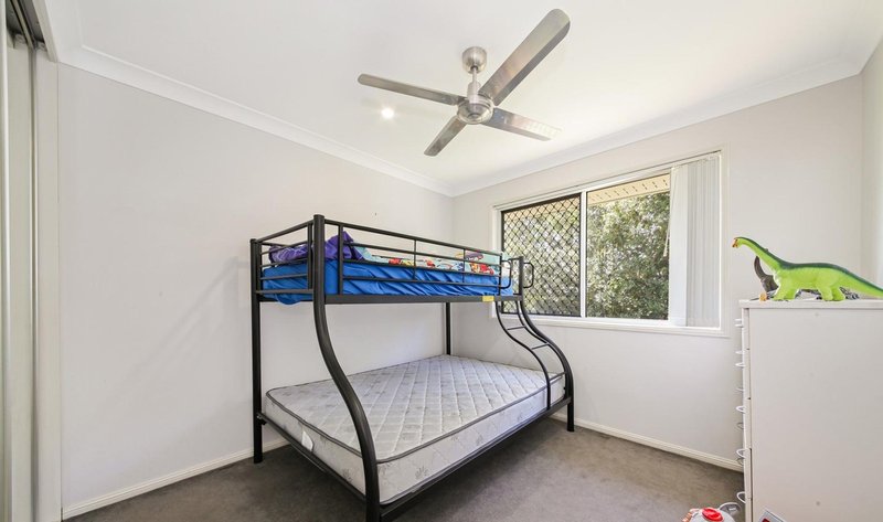 Photo - 3 Seeana Crescent, Bridgeman Downs QLD 4035 - Image 8