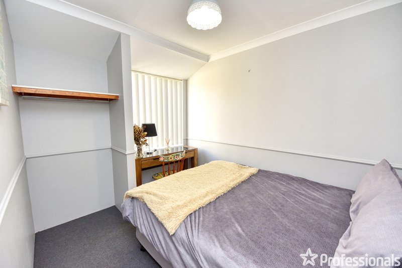 Photo - 3 Sennet Lane, Warnbro WA 6169 - Image 10