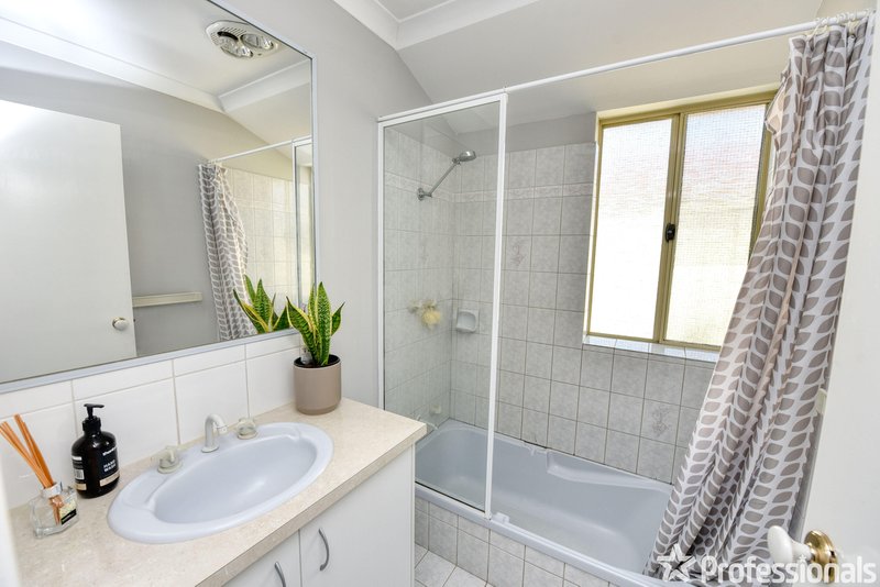 Photo - 3 Sennet Lane, Warnbro WA 6169 - Image 14