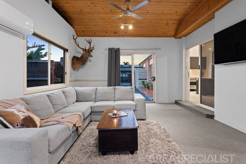 Photo - 3 Serra Close, Langwarrin VIC 3910 - Image 8