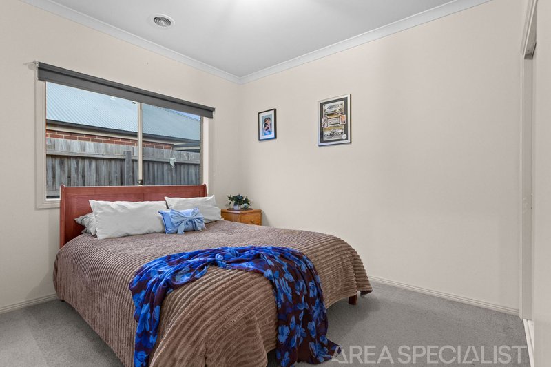 Photo - 3 Serra Close, Langwarrin VIC 3910 - Image 10