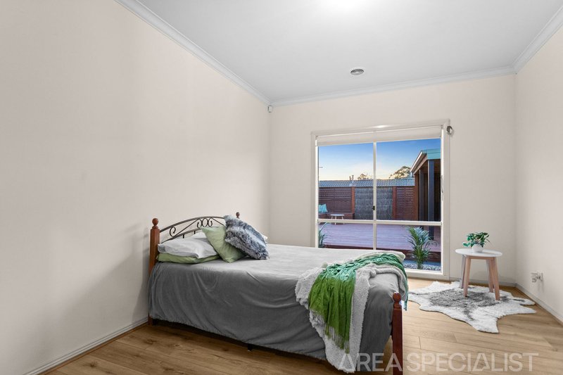 Photo - 3 Serra Close, Langwarrin VIC 3910 - Image 12