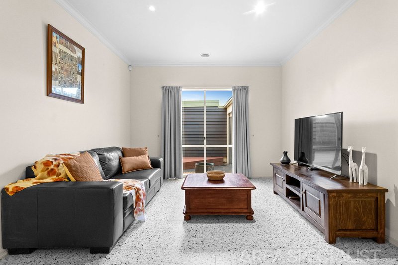 Photo - 3 Serra Close, Langwarrin VIC 3910 - Image 14