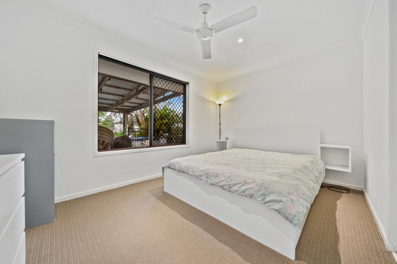 Photo - 3 Settler Place, Edens Landing QLD 4207 - Image 11