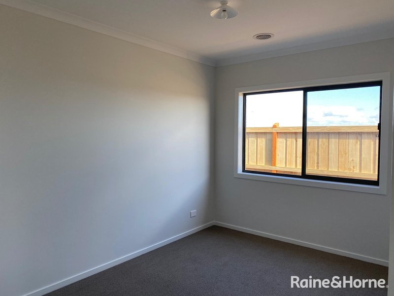 Photo - 3 Shallow Street, (Mambourin) , Wyndham Vale VIC 3024 - Image 11