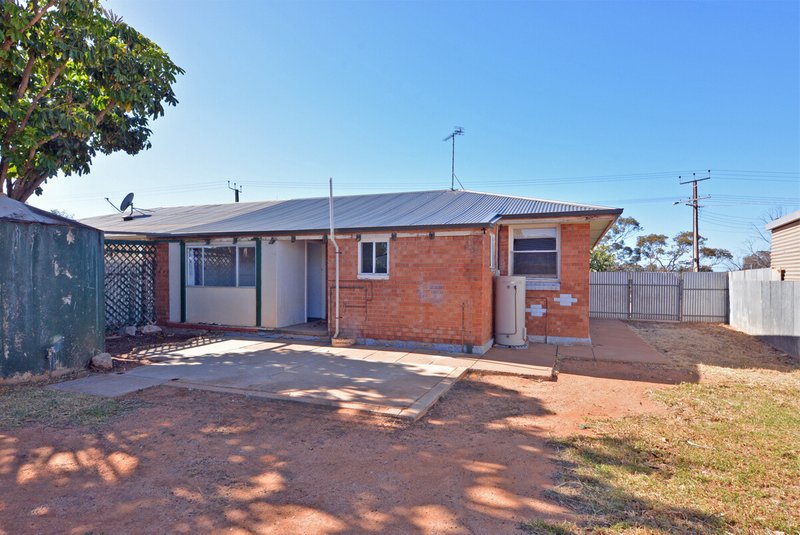 Photo - 3 Shard Crescent, Whyalla Stuart SA 5608 - Image 10