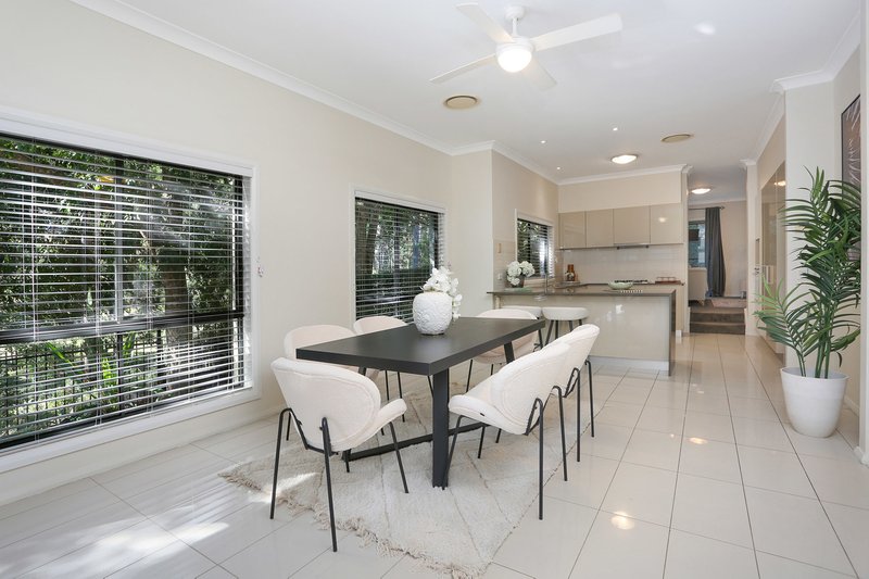 Photo - 3 Sherbrooke Crescent, Castle Hill NSW 2154 - Image 6