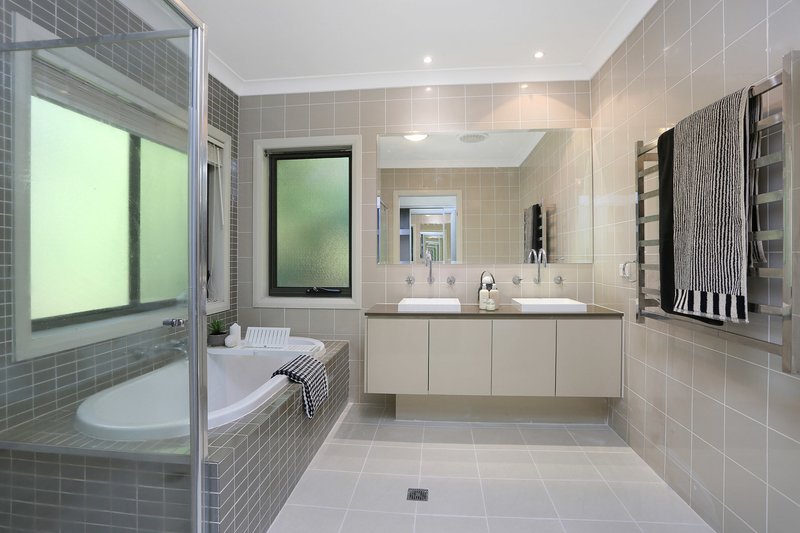 Photo - 3 Sherbrooke Crescent, Castle Hill NSW 2154 - Image 13