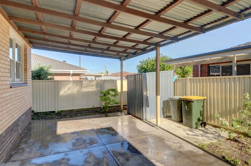 Photo - 3 Sherwood Street, Wendouree VIC 3355 - Image 8