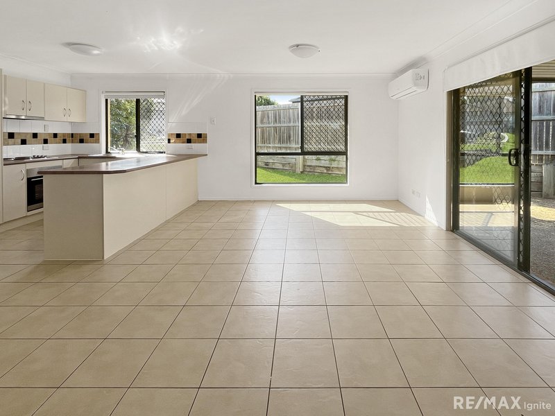 Photo - 3 Siffleet Street, Bellbird Park QLD 4300 - Image 10