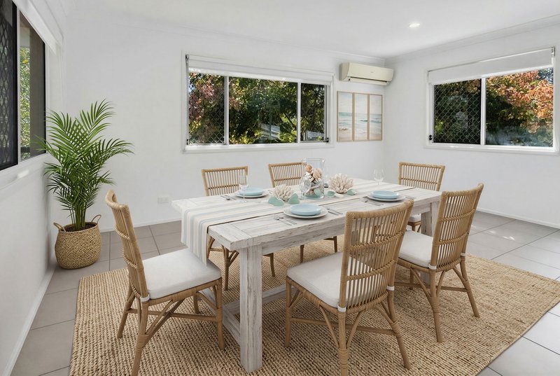 Photo - 3 Silver Dawn Crescent, Oxenford QLD 4210 - Image 6
