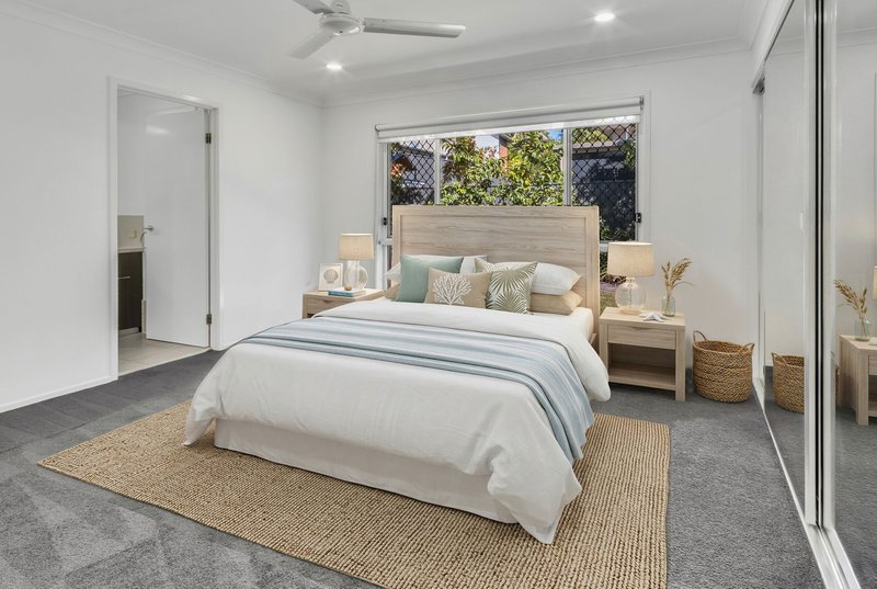 Photo - 3 Silver Dawn Crescent, Oxenford QLD 4210 - Image 7