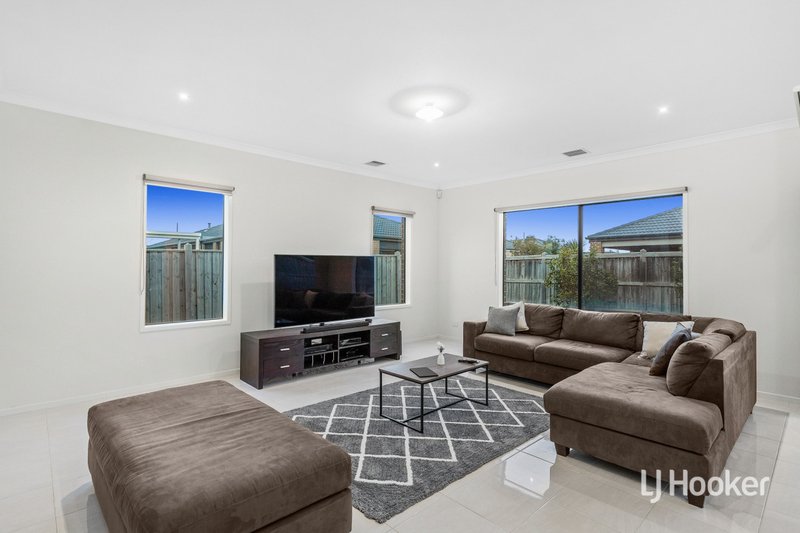 Photo - 3 Silverbay Avenue, Point Cook VIC 3030 - Image 12