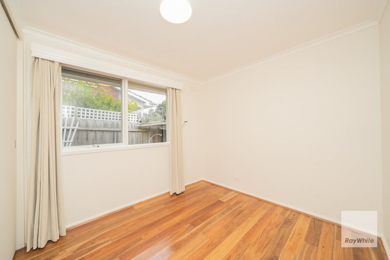 Photo - 3 Sitar Court, Burwood East VIC 3151 - Image 7