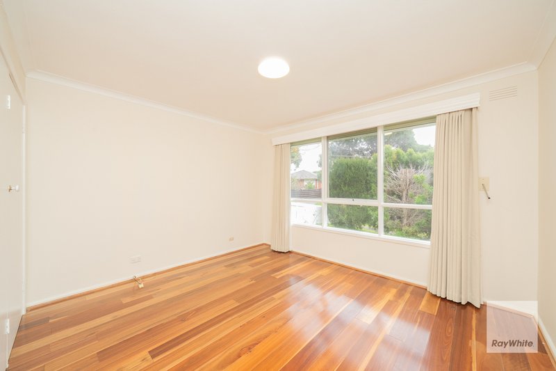 Photo - 3 Sitar Court, Burwood East VIC 3151 - Image 8