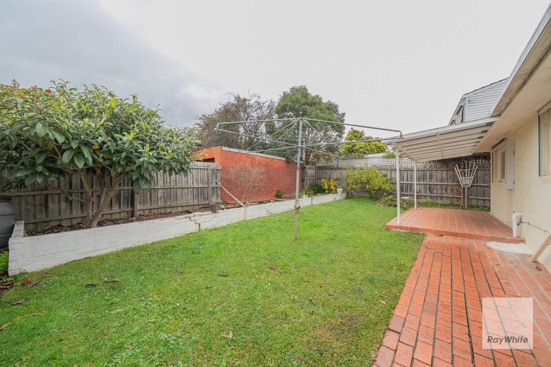 Photo - 3 Sitar Court, Burwood East VIC 3151 - Image 12