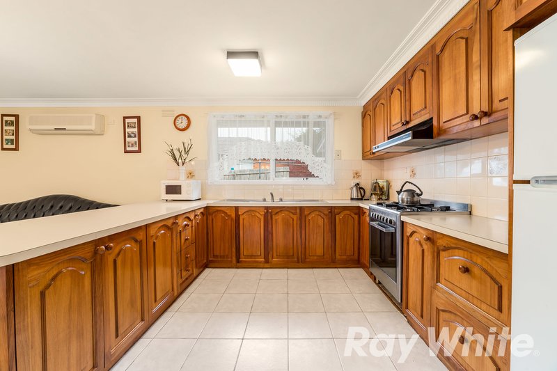 Photo - 3 Sitar Court, Burwood East VIC 3151 - Image 5