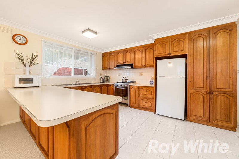 Photo - 3 Sitar Court, Burwood East VIC 3151 - Image 6