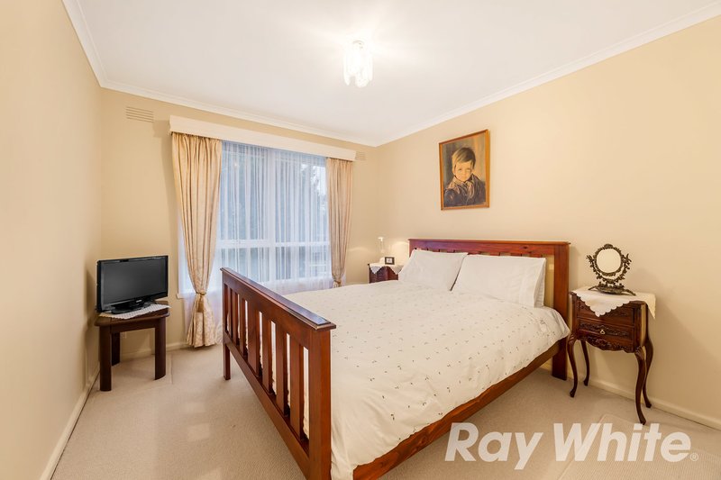 Photo - 3 Sitar Court, Burwood East VIC 3151 - Image 9