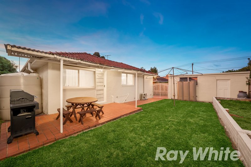 Photo - 3 Sitar Court, Burwood East VIC 3151 - Image 11