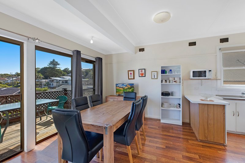 Photo - 3 Smillie Avenue, Terrigal NSW 2260 - Image 4