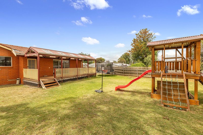 Photo - 3 Snow Court, Darley VIC 3340 - Image 16