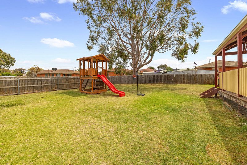 Photo - 3 Snow Court, Darley VIC 3340 - Image 17