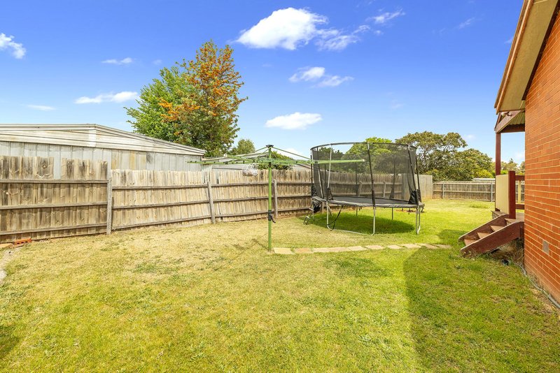 Photo - 3 Snow Court, Darley VIC 3340 - Image 18