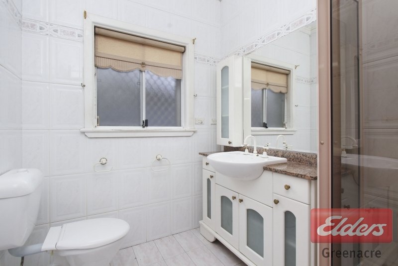 Photo - 3 Solomon Court, Greenacre NSW 2190 - Image 3