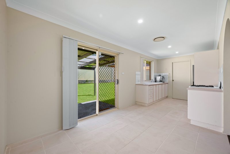 Photo - 3 Sorenson Crescent, Glenmore Park NSW 2745 - Image 5