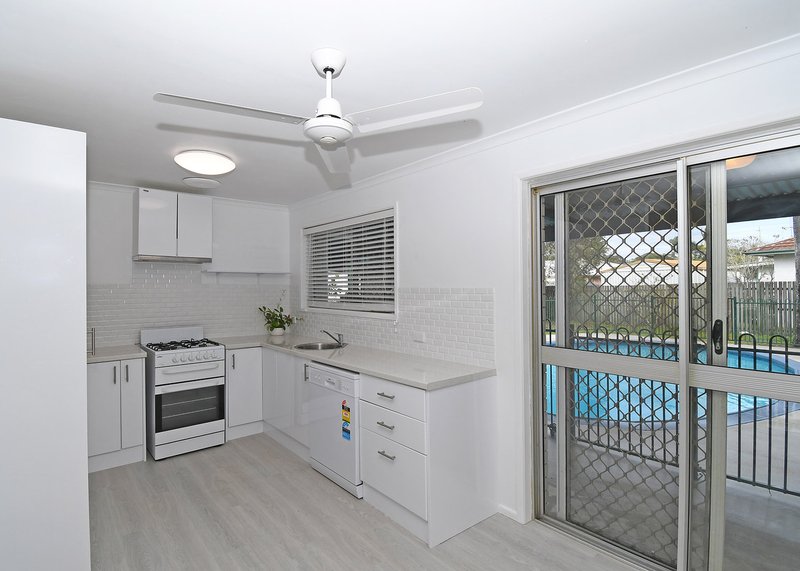 Photo - 3 Southerden Street, Torquay QLD 4655 - Image 5