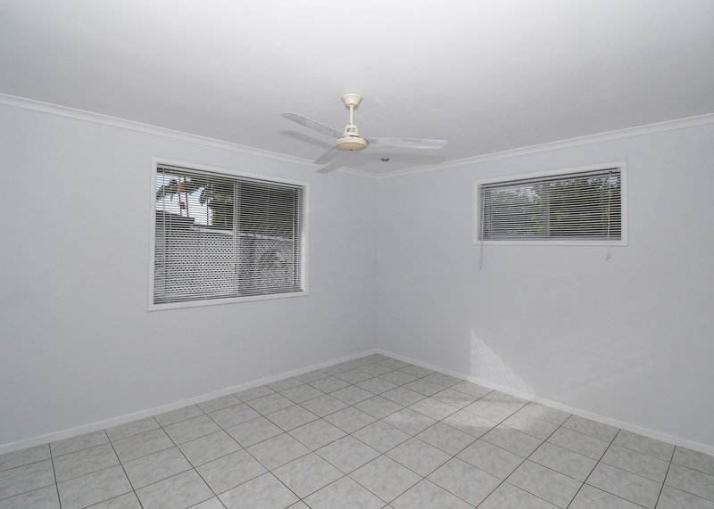 Photo - 3 Southerden Street, Torquay QLD 4655 - Image 6