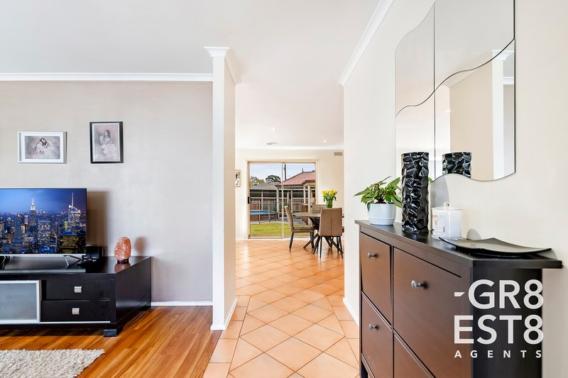 Photo - 3 Spoonbill Court, Carrum Downs VIC 3201 - Image 2