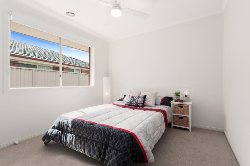 Photo - 3 Spring Circuit, Pakenham VIC 3810 - Image 9