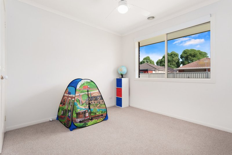 Photo - 3 Spring Circuit, Pakenham VIC 3810 - Image 11