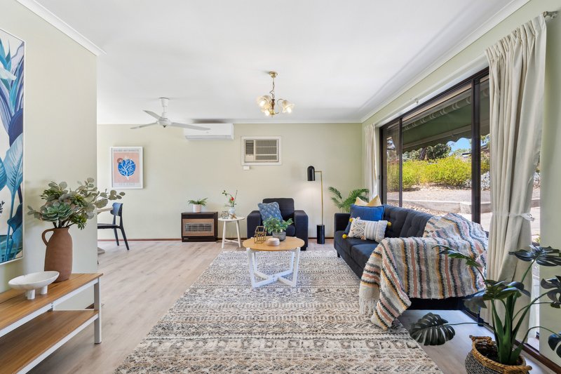 Photo - 3 Spruce Avenue, Aberfoyle Park SA 5159 - Image 3