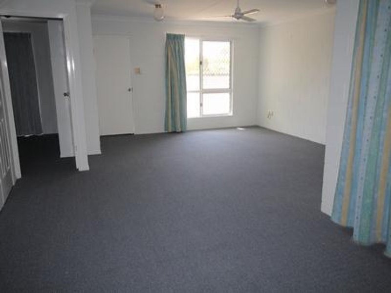 Photo - 3 Spruce Street, Kirwan QLD 4817 - Image 5