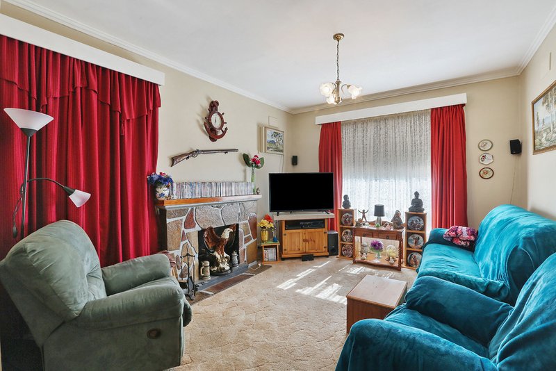 Photo - 3 Spruhan Avenue, Norlane VIC 3214 - Image 3