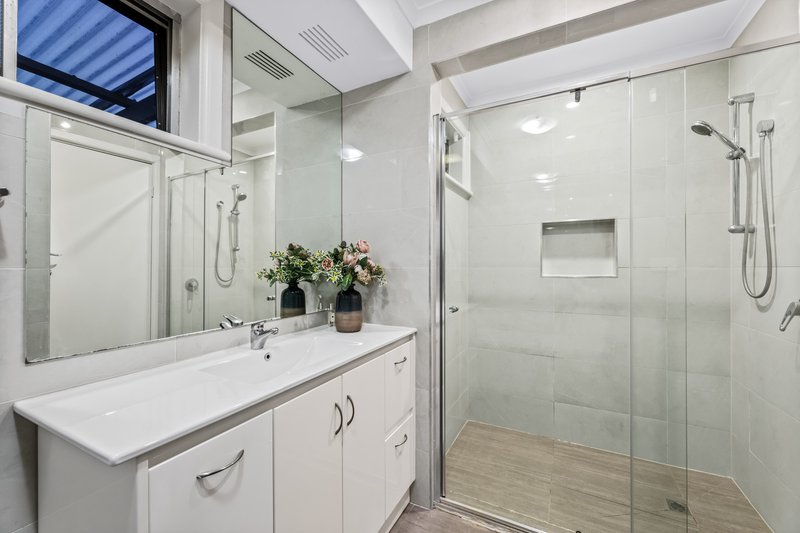 Photo - 3 St Clair Road, Wantirna South VIC 3152 - Image 11