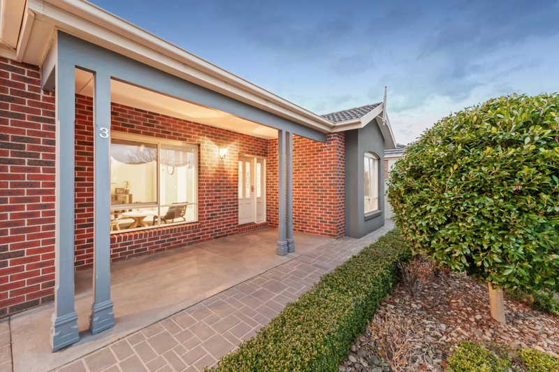 Photo - 3 St Cloud Green, Craigieburn VIC 3064 - Image 2