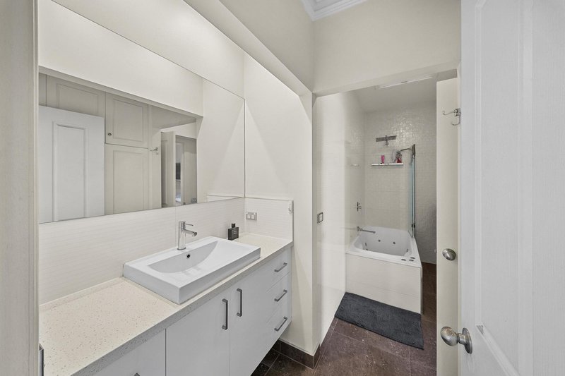 Photo - 3 St John Crescent, Launceston TAS 7250 - Image 13