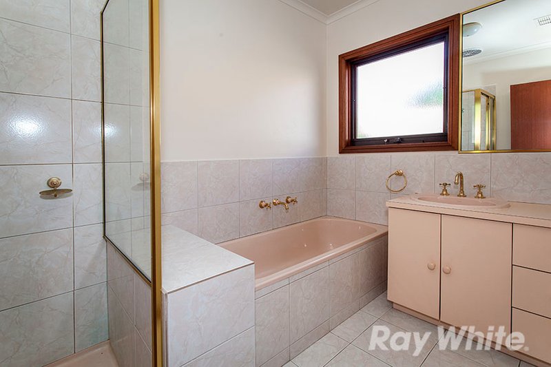 Photo - 3 St John Place, Rowville VIC 3178 - Image 4