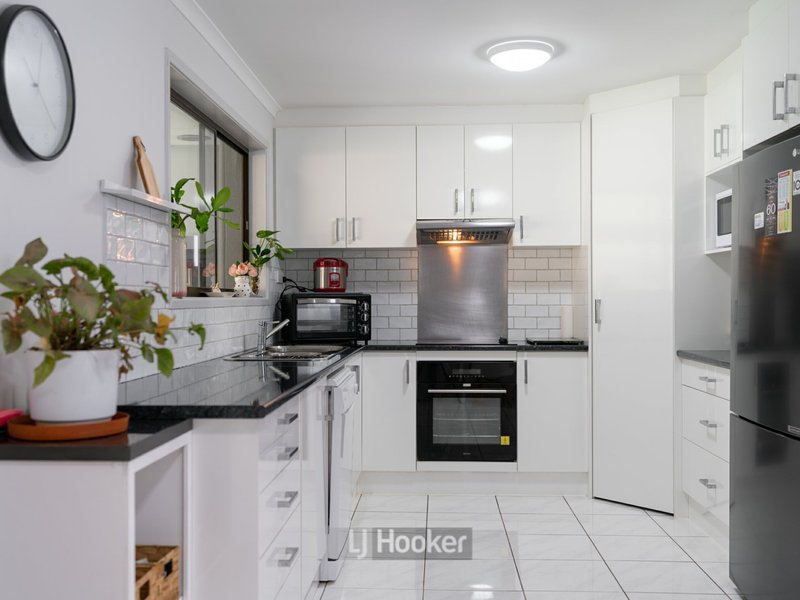 Photo - 3 St Johns Way, Boronia Heights QLD 4124 - Image 4