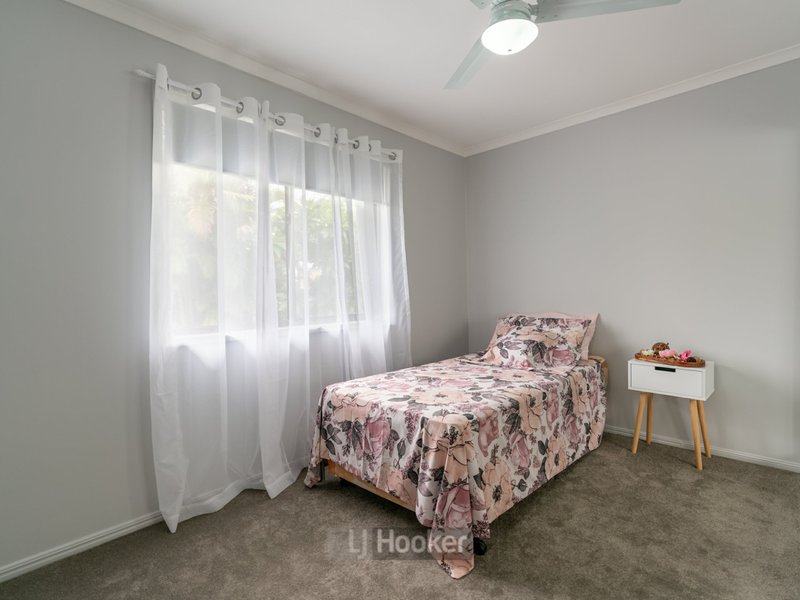 Photo - 3 St Johns Way, Boronia Heights QLD 4124 - Image 11