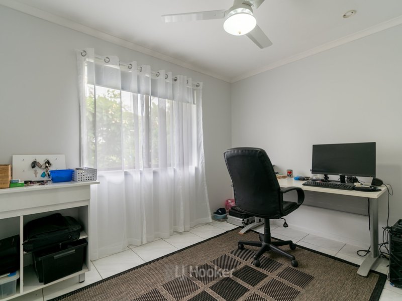 Photo - 3 St Johns Way, Boronia Heights QLD 4124 - Image 12