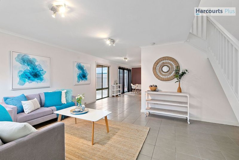 Photo - 3 St Vincents Close, Hallett Cove SA 5158 - Image 2