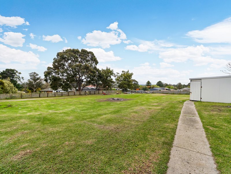 Photo - 3 Stanhill Drive, Cranbourne South VIC 3977 - Image 23